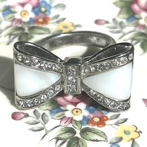 Park Lane Lola Mother of pearl bow ring.